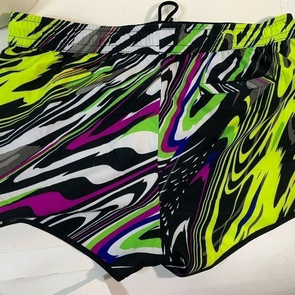 Fabletics Neon Shorts - Picture 3 of 3